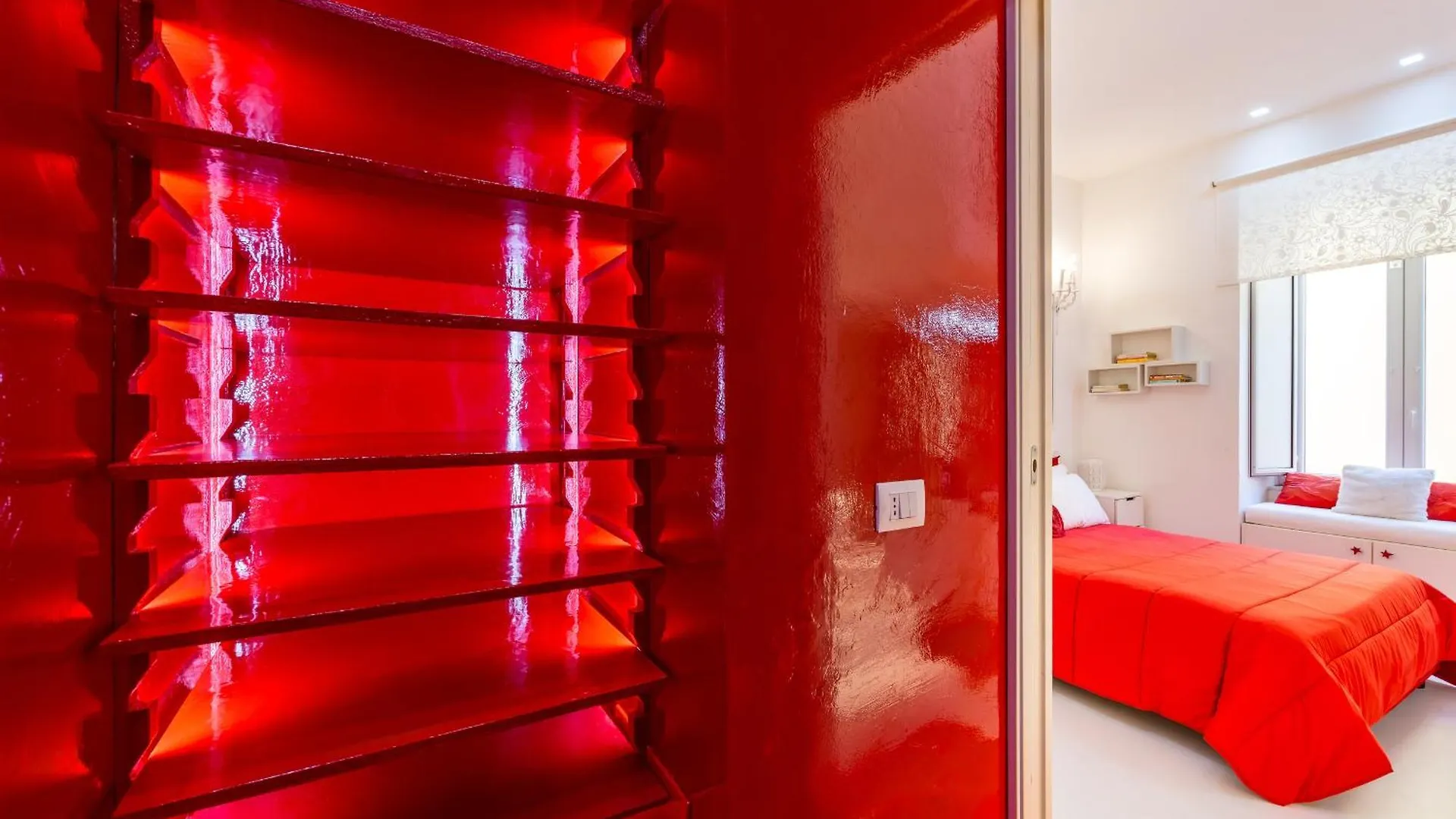 Morghen Red Passion And Pop Art Apartment Naples Italy