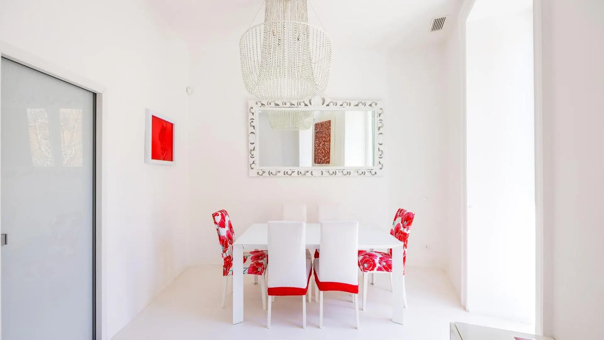 Morghen Red Passion And Pop Art Apartment Naples