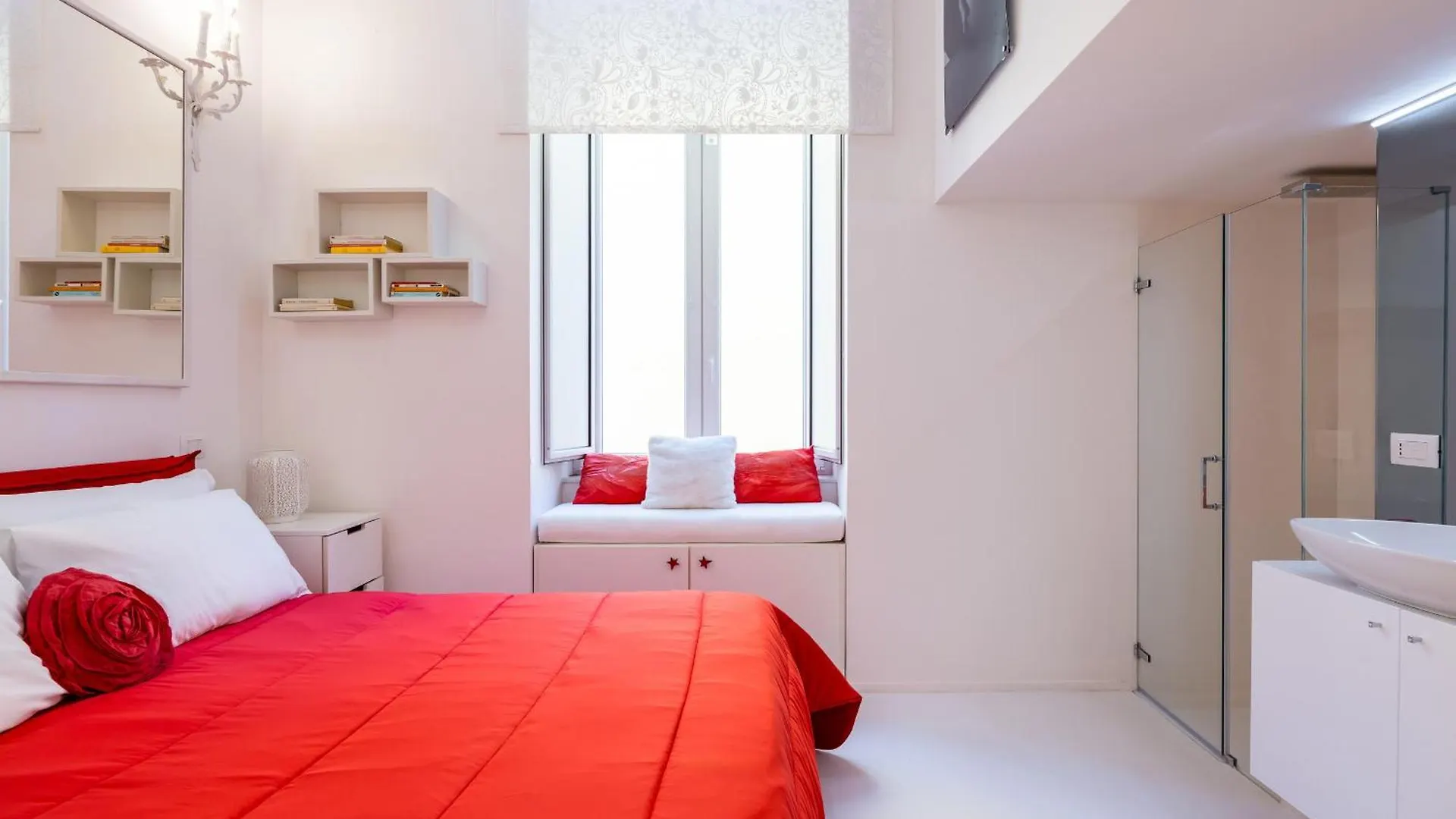 Morghen Red Passion And Pop Art Apartment Naples
