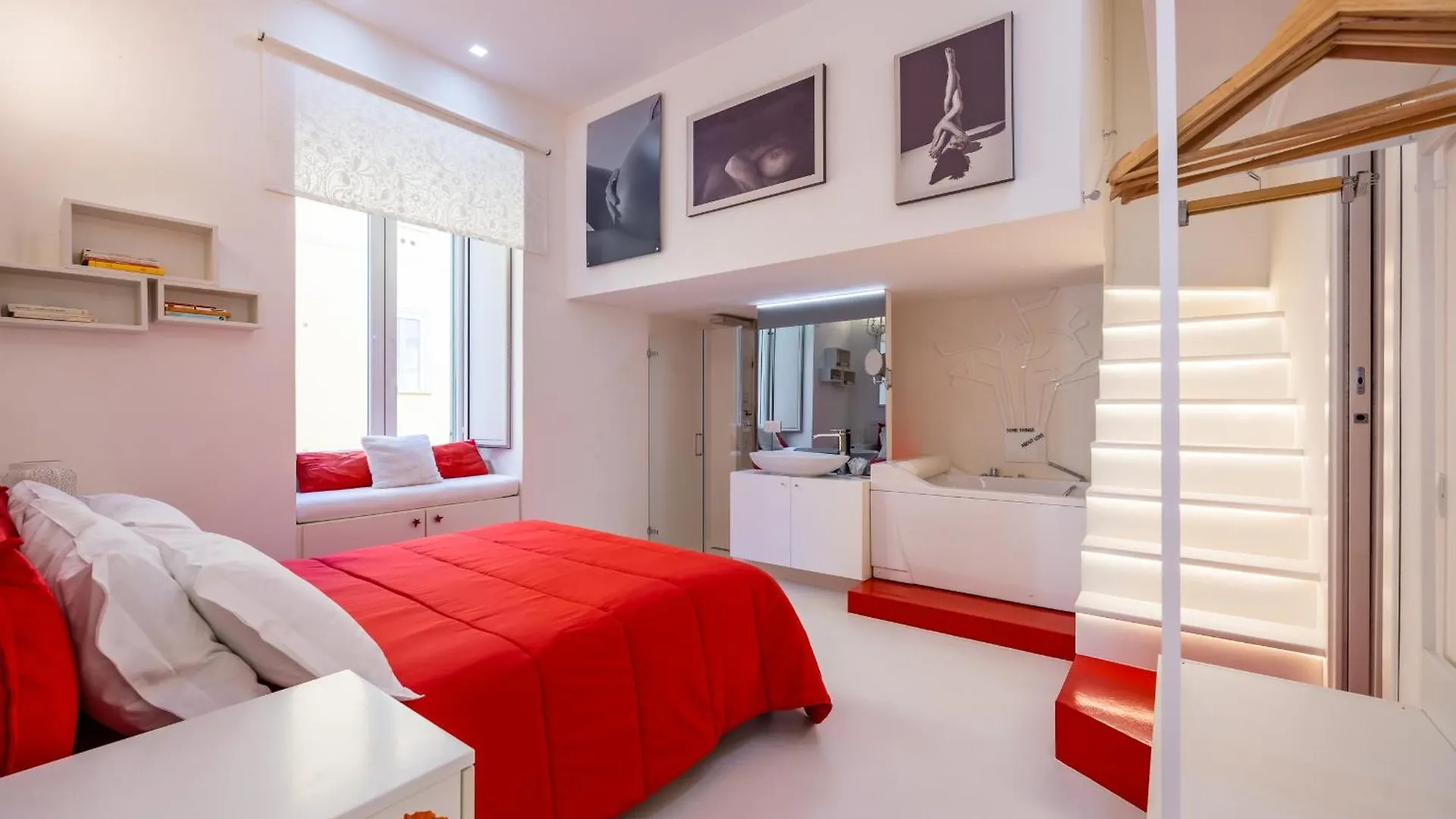 Morghen Red Passion And Pop Art Apartment Naples