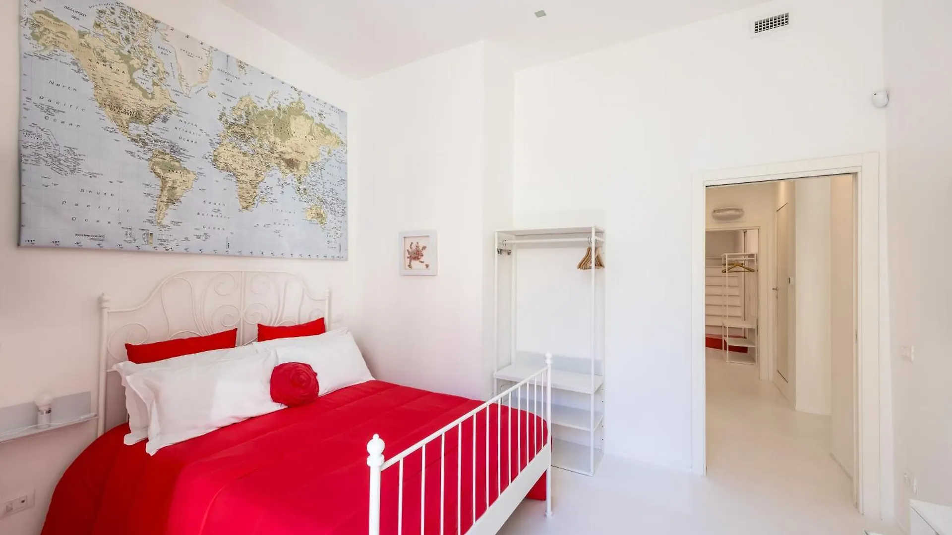 Morghen Red Passion And Pop Art Apartment Naples